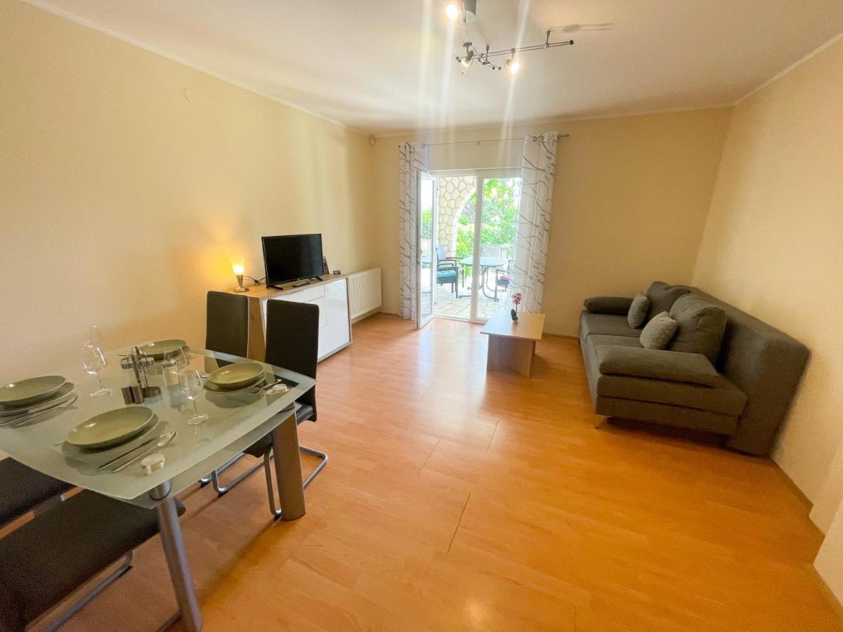 נובי ווינודולסקי Apartments Sams מראה חיצוני תמונה