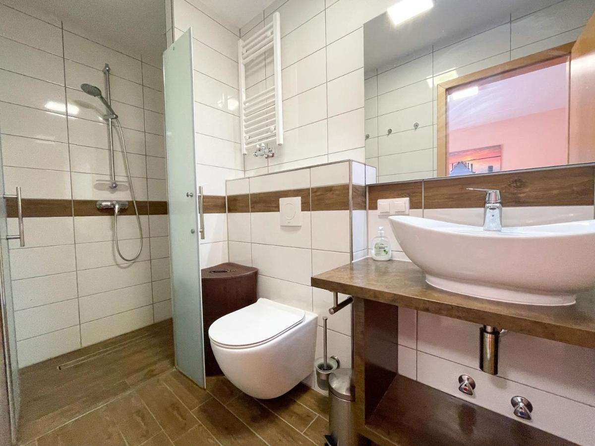 נובי ווינודולסקי Apartments Sams מראה חיצוני תמונה